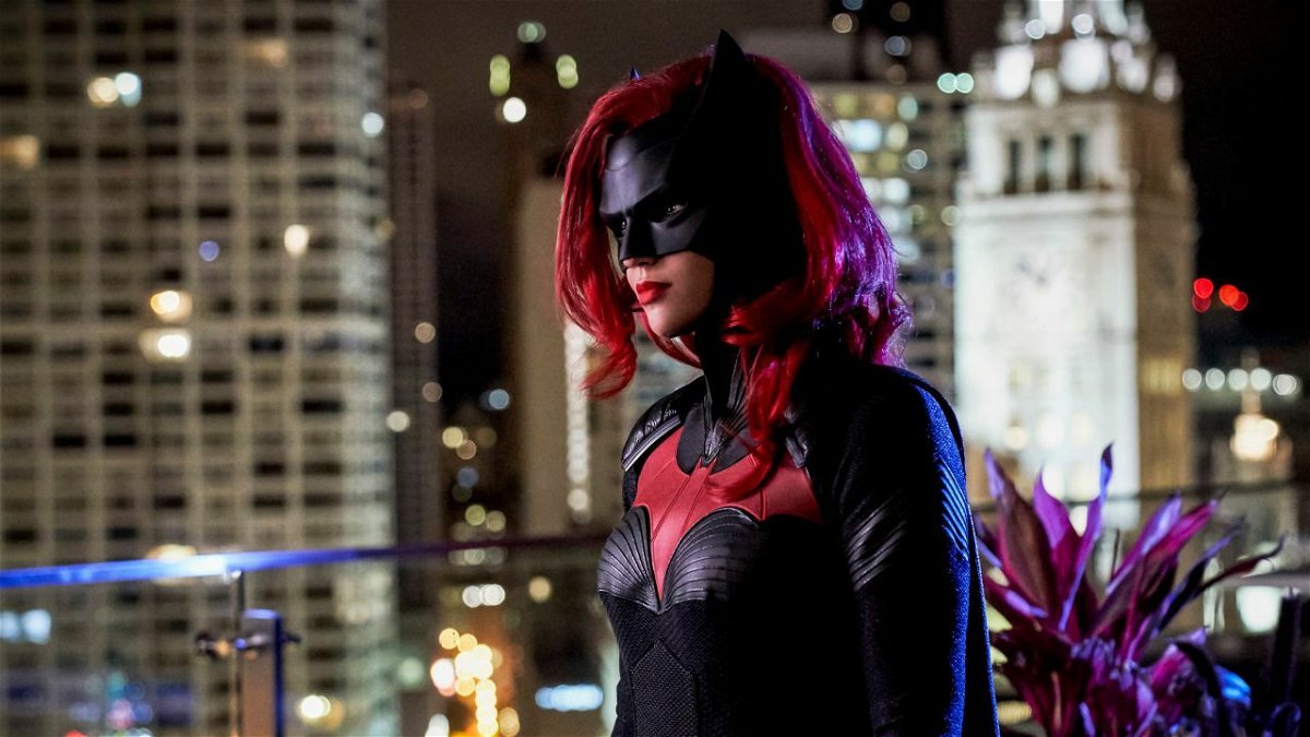 Batwoman sul balcone