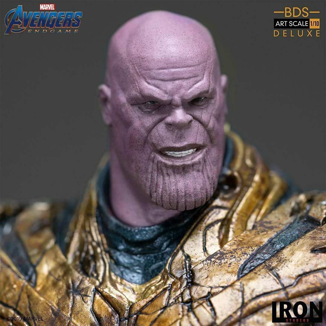 Primo piano della statua da collezione di Thanos di Iron Studios