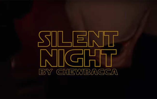 Chewbacca canta Silent Night