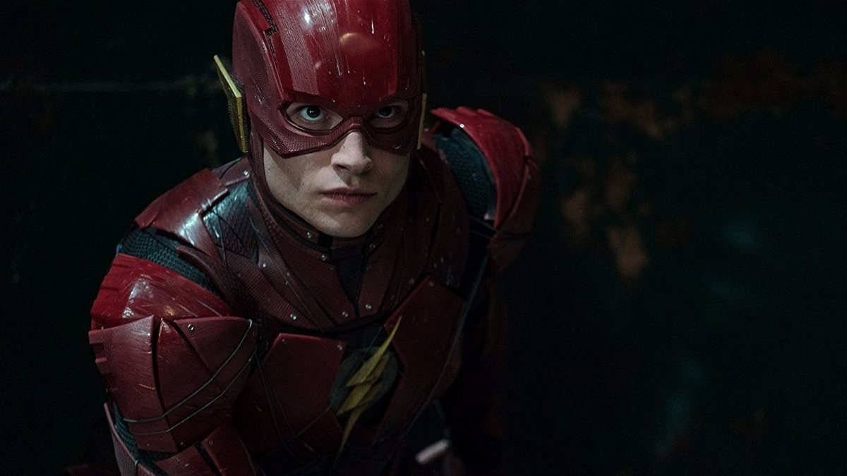 Ezra Miller impegnato nell'interpretazione di Flash