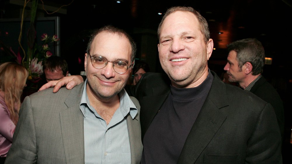 Bob e Harvey Weinstein abbracciati
