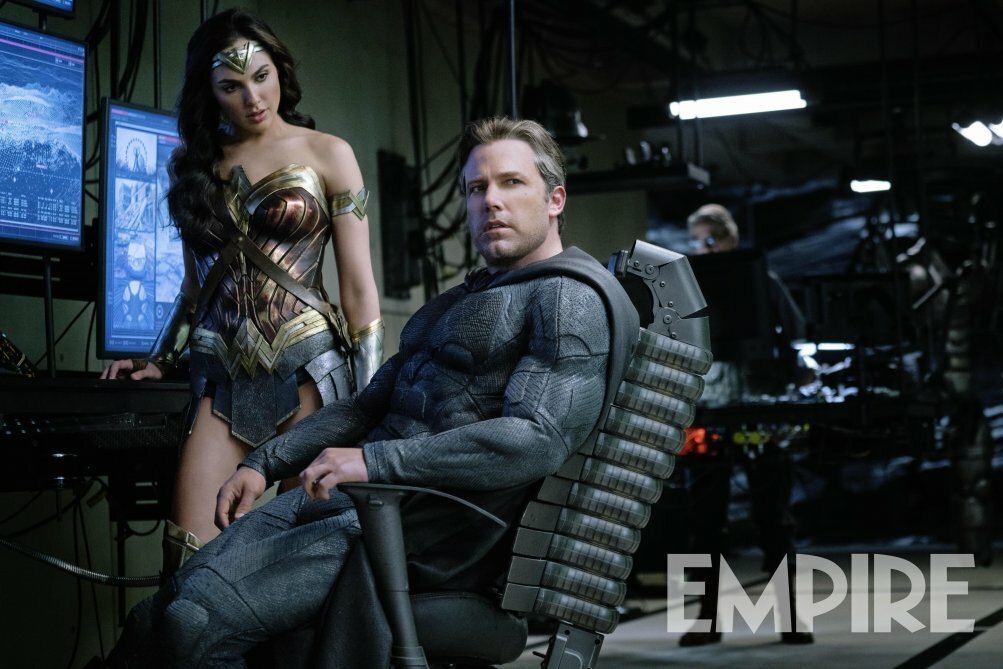 In foto Gal Gadot e Ben Affleck nel ruolo di Wonder Woman e Batman