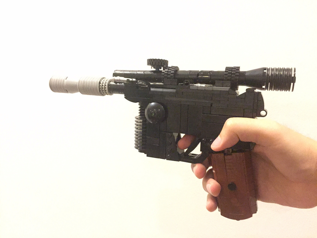 Il Blaster di Han Solo, realizzato in LEGO