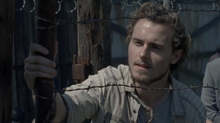 Clicca per vedere l'immagine originale Alden in The Walking Dead