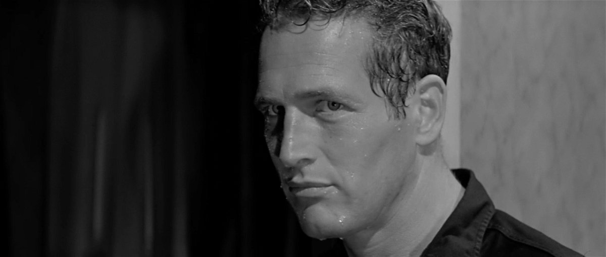 Un primo piano di Paul Newman in Hud il selvaggio