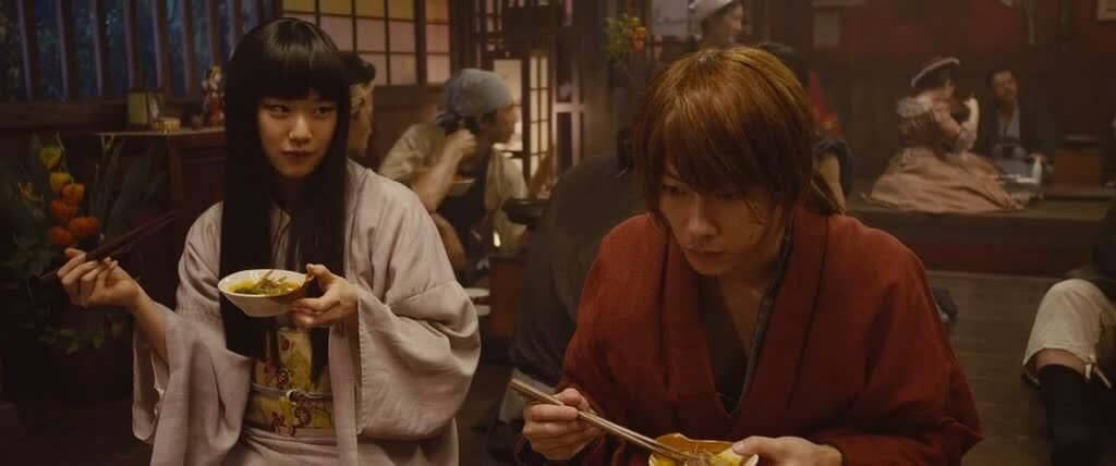 Emi Takei e Takeru Satō nel film Rurouni Kenshin