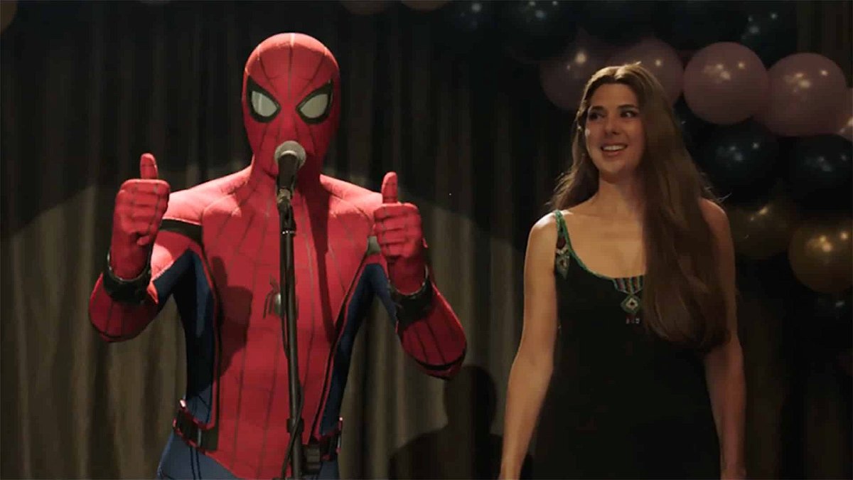 Spider-Man/Peter Parker e Zia May in una scena di Spider-Man: Far From Home