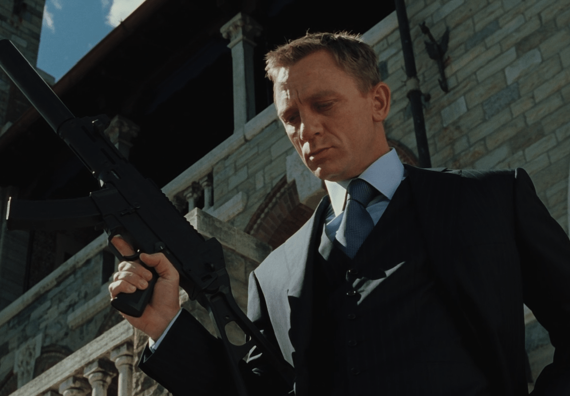 Daniel Craig in una scena di Casino Royale