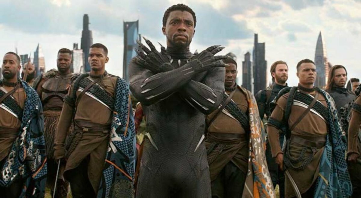 Il saluto di Wakanda nel film Black Panther