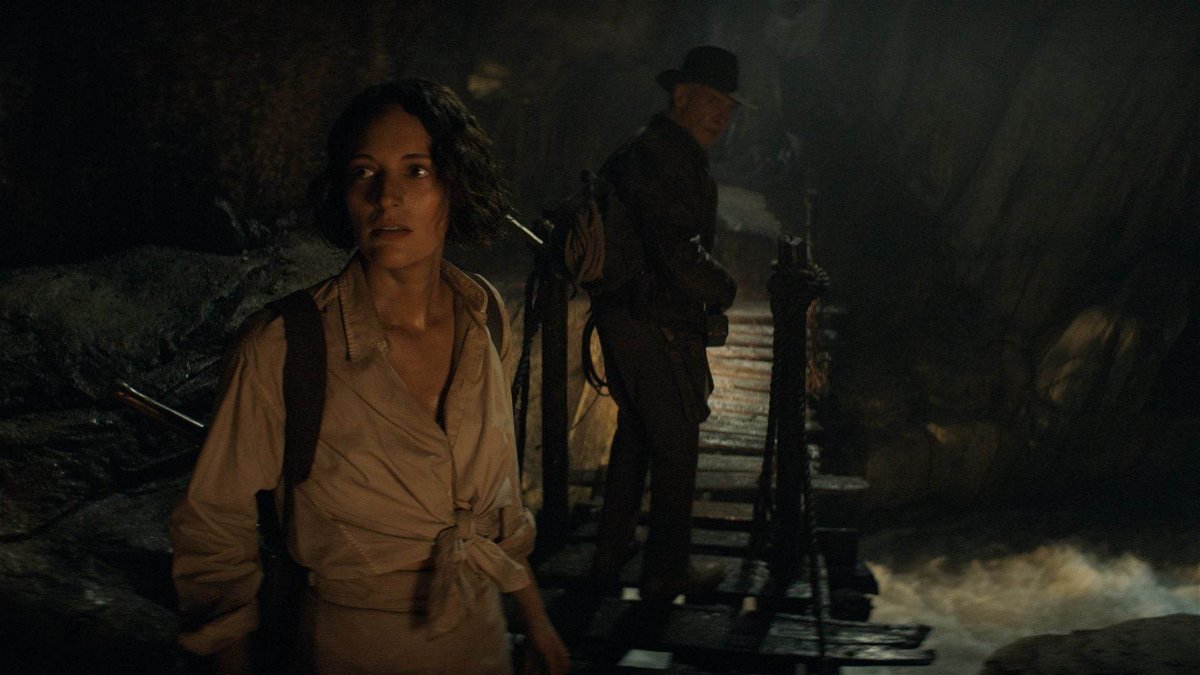 Indiana Jones e il Quadrante del Destino - Helena e Indiana Jones fermi su un ponte