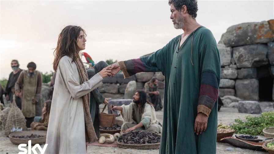 Vangelo secondo Maria - Maria e Giuseppe si tengono la mano