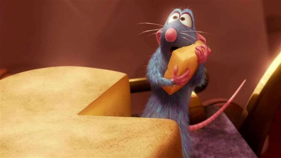 Ratatouille - Il topolino protagonista tiene in braccio un pezzo di formaggio