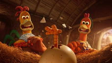 Copertina di Galline in fuga: L'alba dei nugget, recensione: quando i veri polli sono gli esseri umani