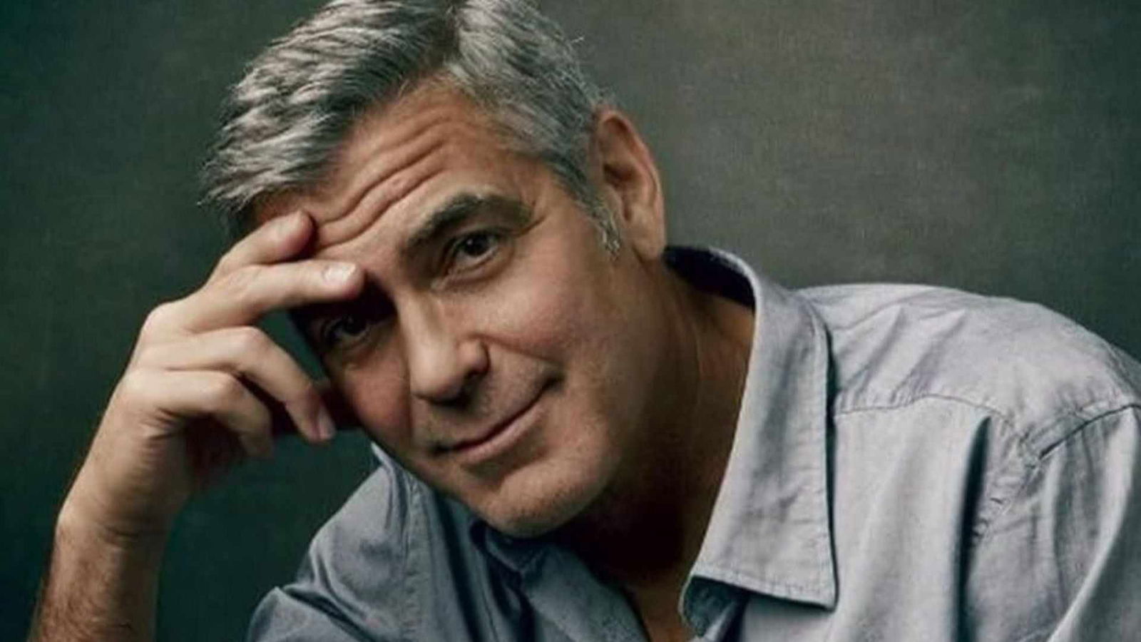 Immagine di George Clooney, dopo la Tequila lancia il suo il vino rosé