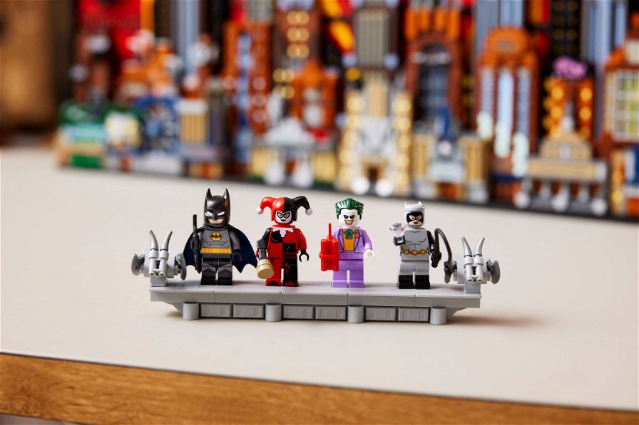LEGO celebra gli 85 anni di Batman con lo skyline di Gotham City