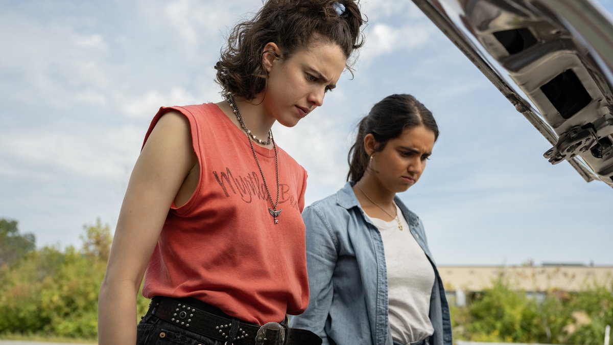 Immagine di Drive-Away Dolls, recensione: un road movie sfrontato e dal sapore agrodolce