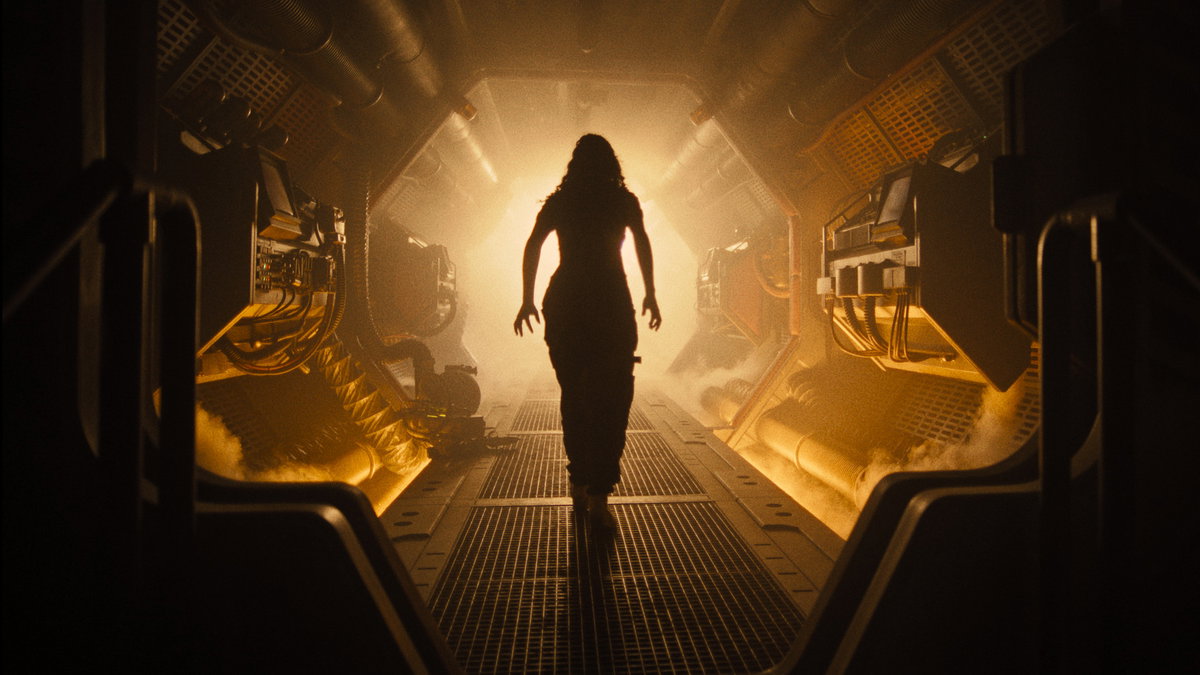 Immagine di Alien: Romulus, Fede Alvarez sulla collaborazione con James Cameron e Ridley Scott