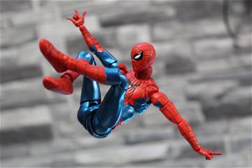 Copertina di Spider-Man, recensione: l'ultimo costume di No Way Home