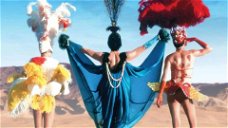 Copertina di Priscilla - La regina del deserto: in cantiere un sequel per la commedia cult anni 90 di Stephan Elliott