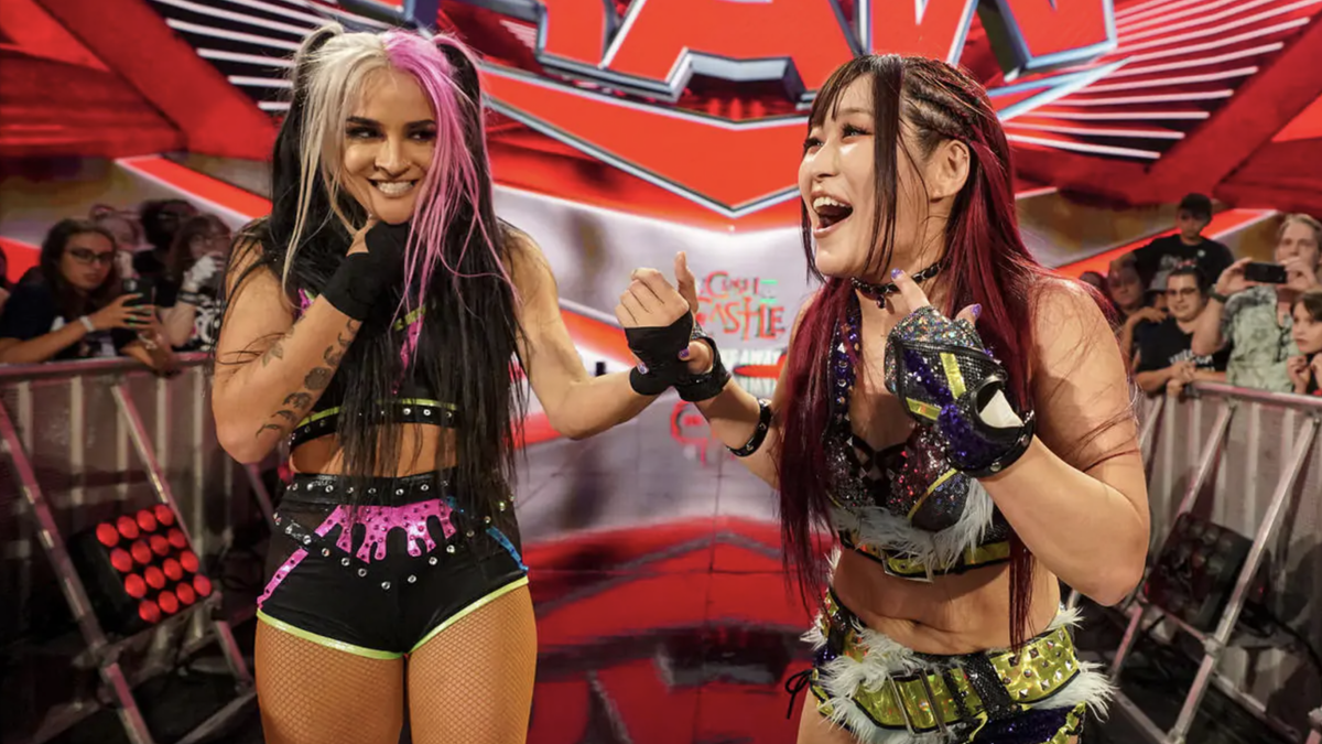 Immagine di WrestleMania XL: intervista alla campionessa Iyo Sky e Dakota Kai