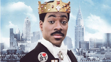 Copertina di Stasera in TV c'è Il principe cerca moglie: scopriamo tutti i personaggi interpretati da Eddie Murphy e Arsenio Hall