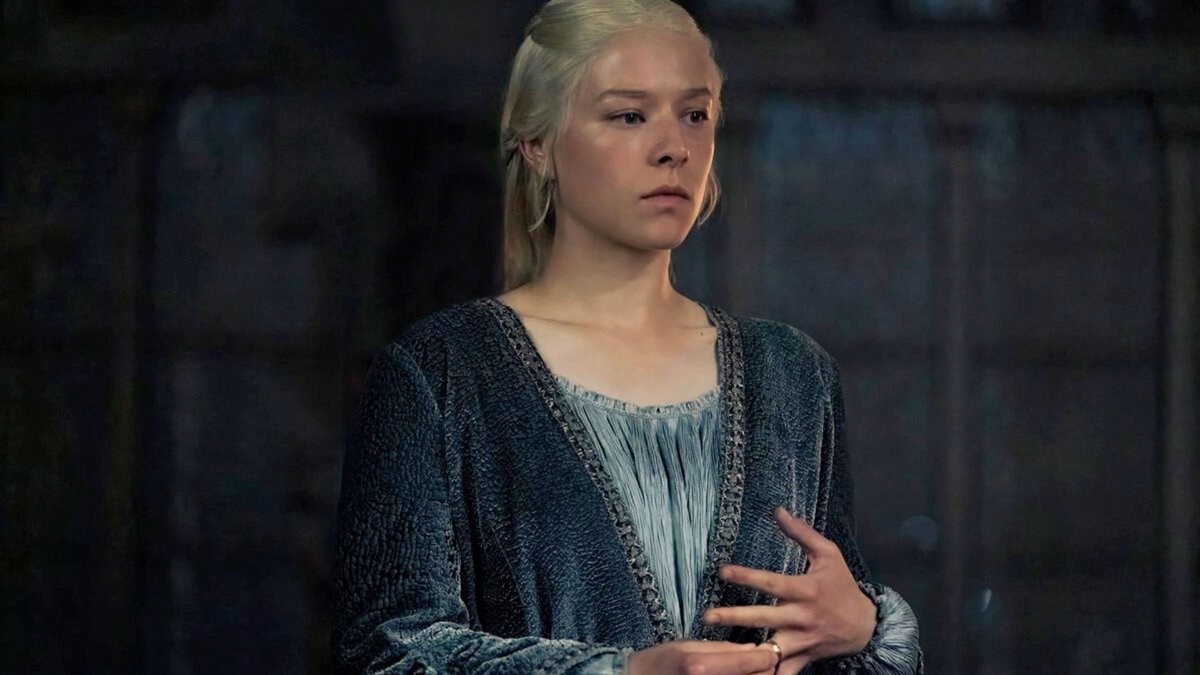 Immagine di House of the Dragon 2: una scena del terzo episodio scatena sul web l'ira di "Septa Unella"