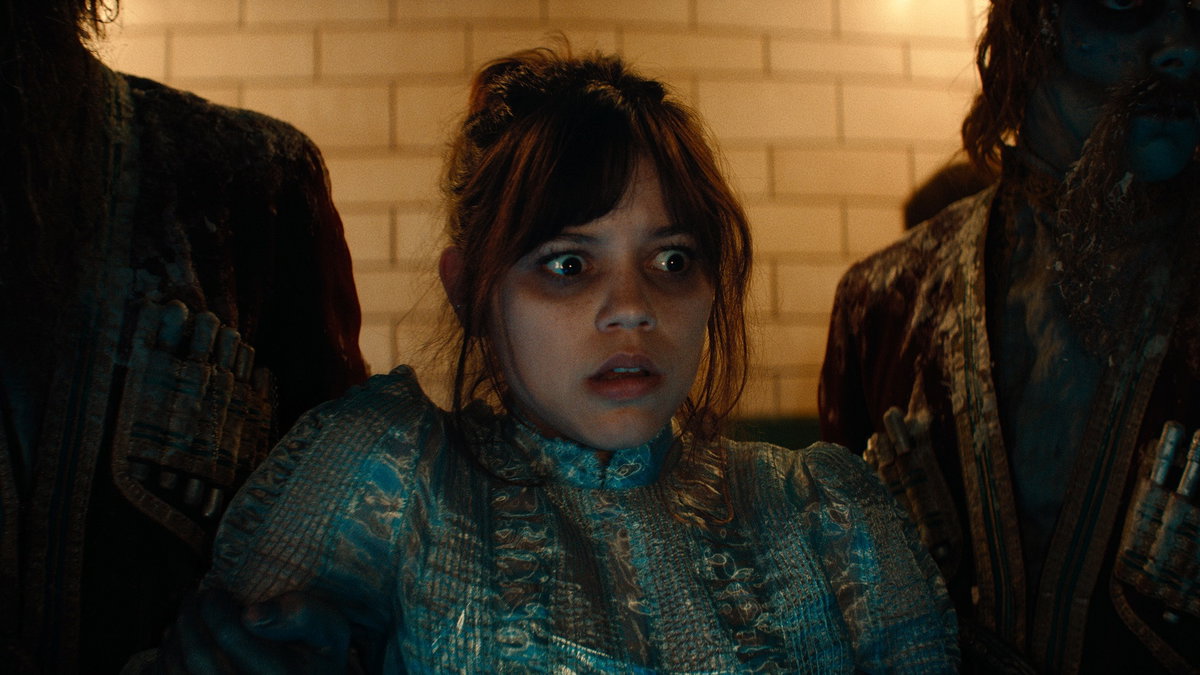 Immagine di Beetlejuice Beetlejuice e Mercoledì: Jenna Ortega spiega le differenze tra i due set