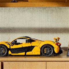 Copertina di LEGO Technic Ultimate Car Concept: è la McLaren P1 la nuova supercar 2024