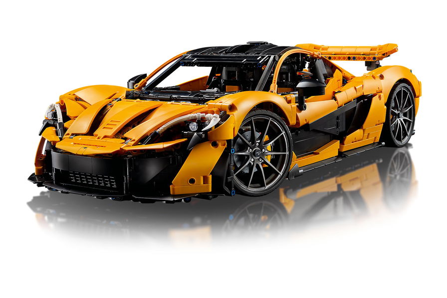 LEGO Technic Ultimate Car Concept: è la McLaren P1 la nuova supercar 2024