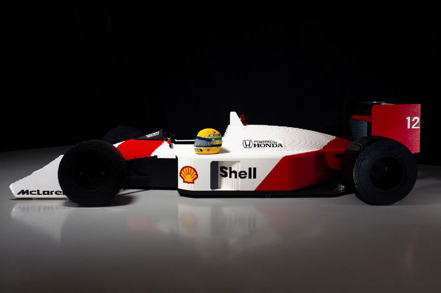 LEGO Italia e ACI Milano portano in mostra la McLaren di Senna in mattoncini