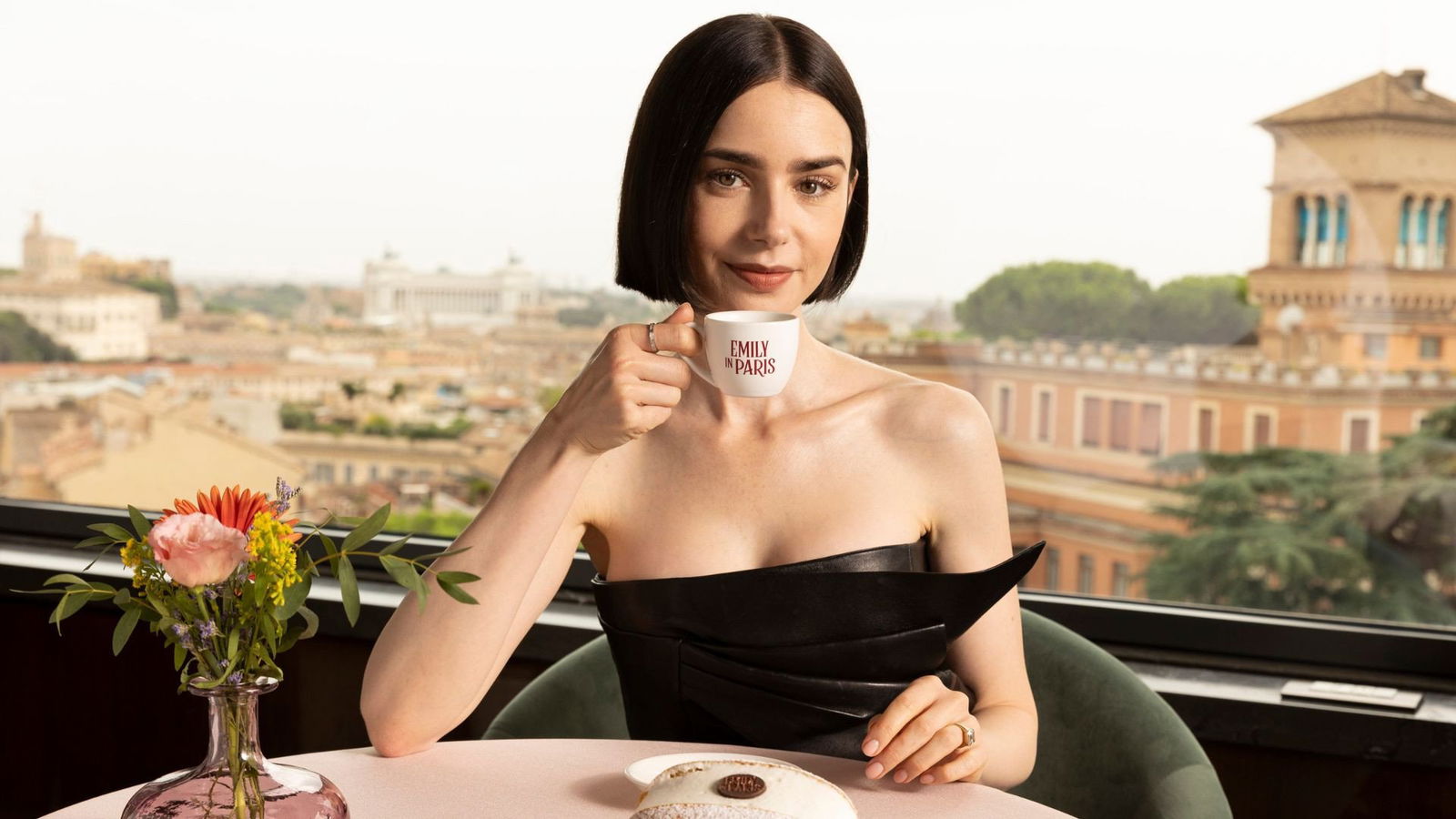 Immagine di Emily in Paris: Lily Collins annuncia la quinta stagione della serie TV [VIDEO]