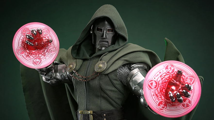 Doctor Doom: Hot Toys presenta la nuova action doll in scala 1/6