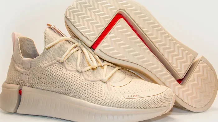 Immagine di ÜNOS by Sz, le nuove sneakers che crescono insieme al tuo piede