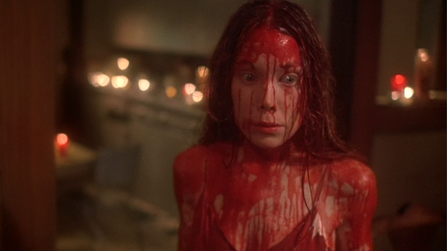 Carrie: Mike Flanagan realizzerà una serie TV dal romanzo di Stephen King