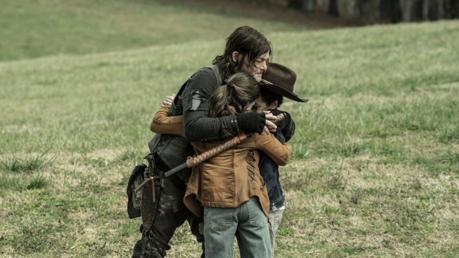 The Walking Dead - Daryl abbraccia Judith e R.J.