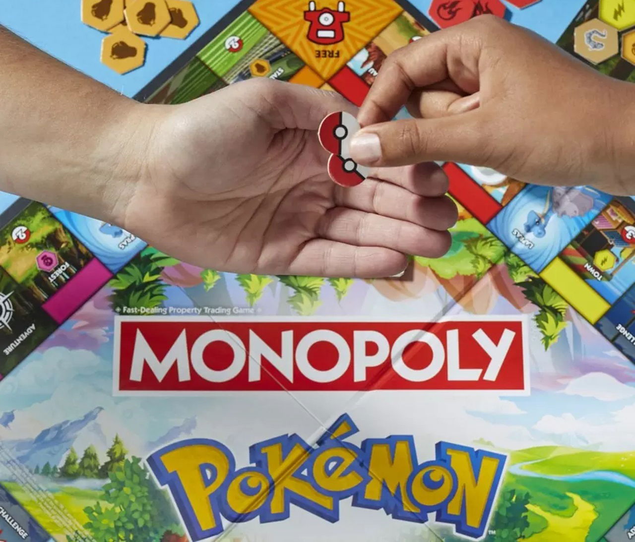 Immagine di Monopoly: aperti i preordini della nuova versione Pokémon