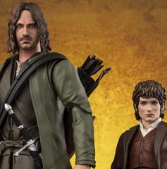 Copertina di Il Signore degli Anelli: Frodo e Aragorn, le prime SH Figuarts di Bandai