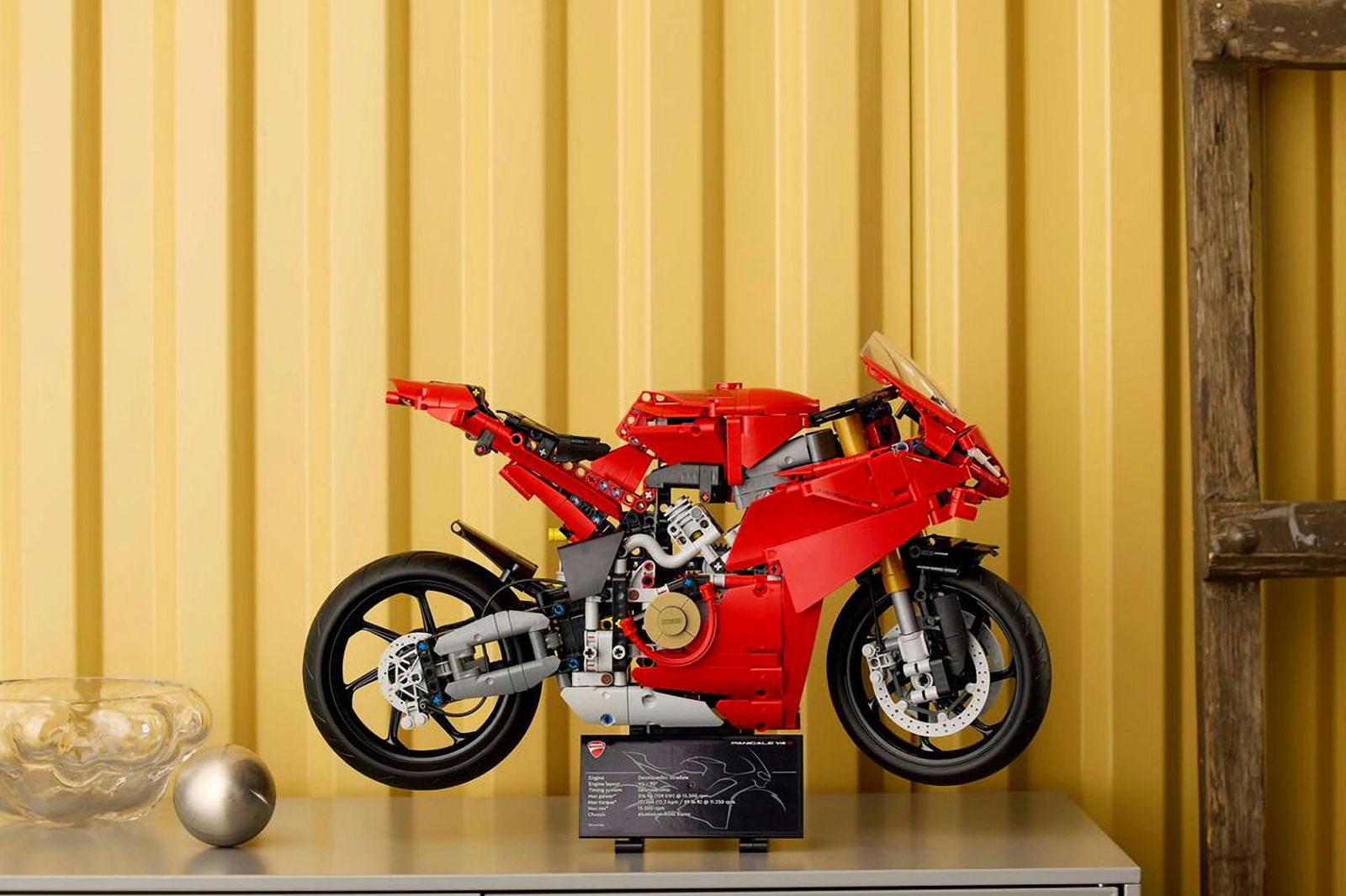 Immagine di Nuova sfida LEGO Technic: ecco la nuova Ducati Panigale V4 S