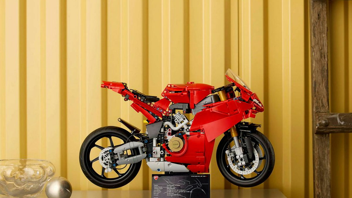 Immagine di Nuova sfida LEGO Technic: ecco la nuova Ducati Panigale V4 S
