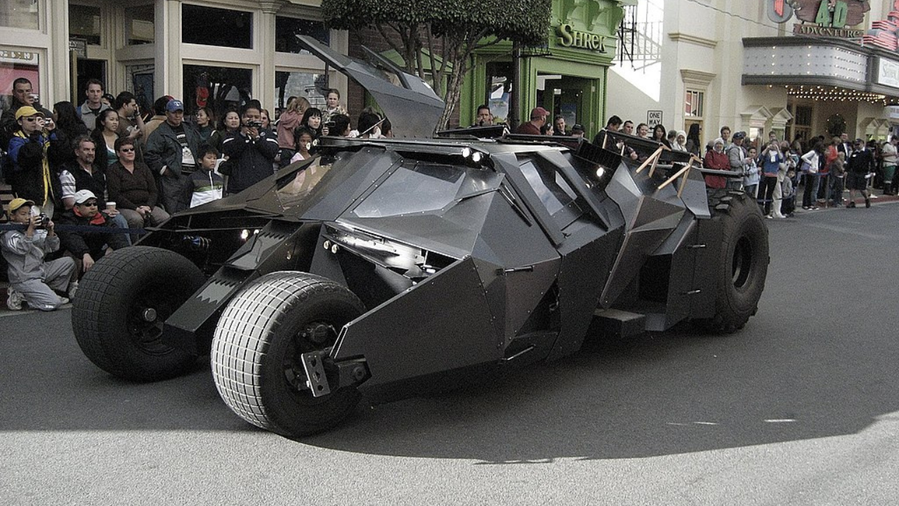 Immagine di Batman: per Natale regalatevi una Batmobile da 3 milioni, ecco come