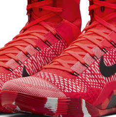 Copertina di Nike celebra i 10 anni della Kobe 9 Elite con il ritorno della colorazione "Christmas"