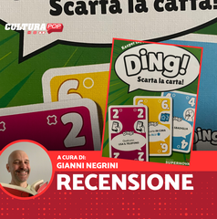 Copertina di Ding! - Scarta la carta!, recensione: un party game frenetico per acuti osservatori