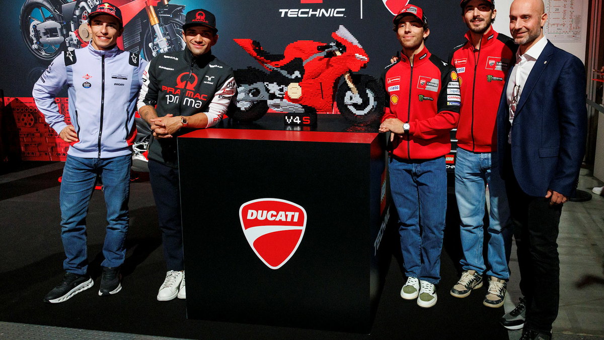 Immagine di Presentata a 'Campioni in festa' la Panigale V4S LEGO Technic