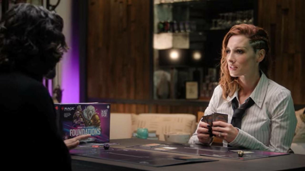 Immagine di Magic The Gathering: Becky Lynch (WWE) e Xolo Maridueña (Cobra Kai) giocano per la prima volta [GUARDA]