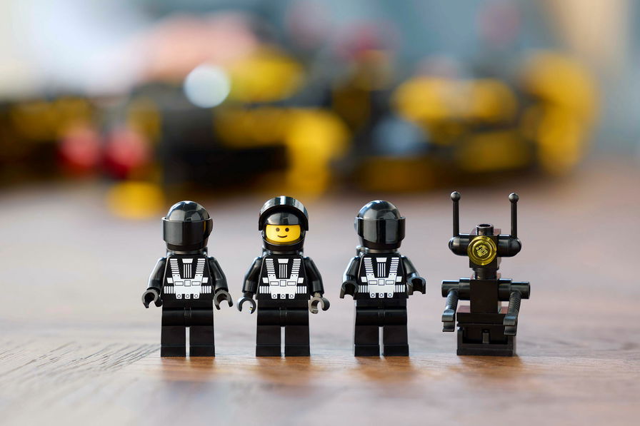 LEGO Blacktron: il ritorno di una leggenda