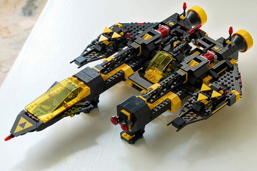 LEGO Blacktron: il ritorno di una leggenda