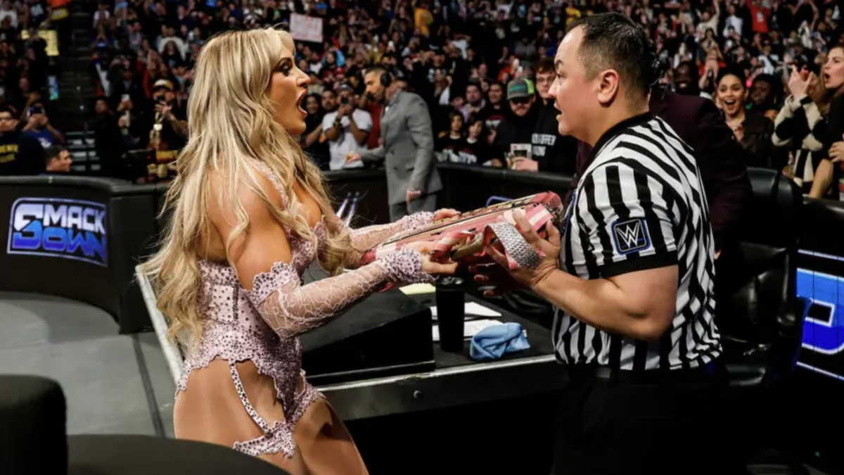 Immagine di WWE SmackDown: grande cambio titolato nella prima puntata del 2025
