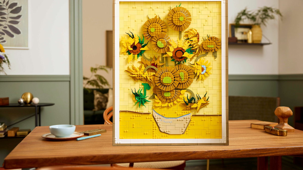 Immagine di LEGO Art: 'I Girasoli' prendono vita in mattoncini