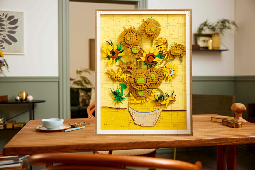 LEGO Art: 'I Girasoli' prendono vita in mattoncini