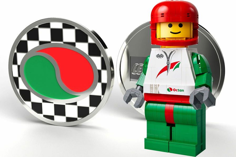 Maxi minifigure LEGO: pilota Octan Racing in arrivo